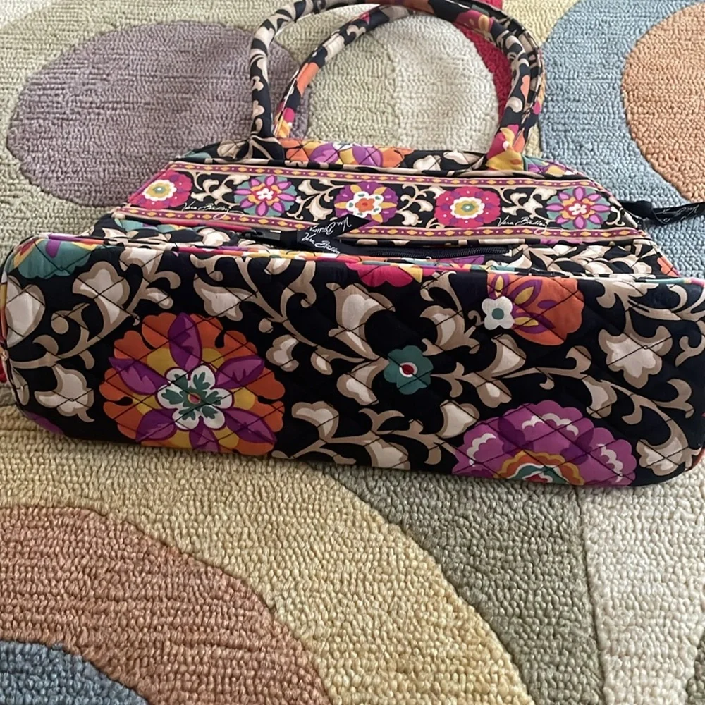 Vera Bradley Handbag. Very good condition.